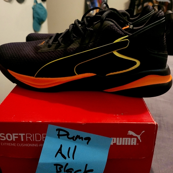 Mens Puma sneakers - Picture 3 of 3